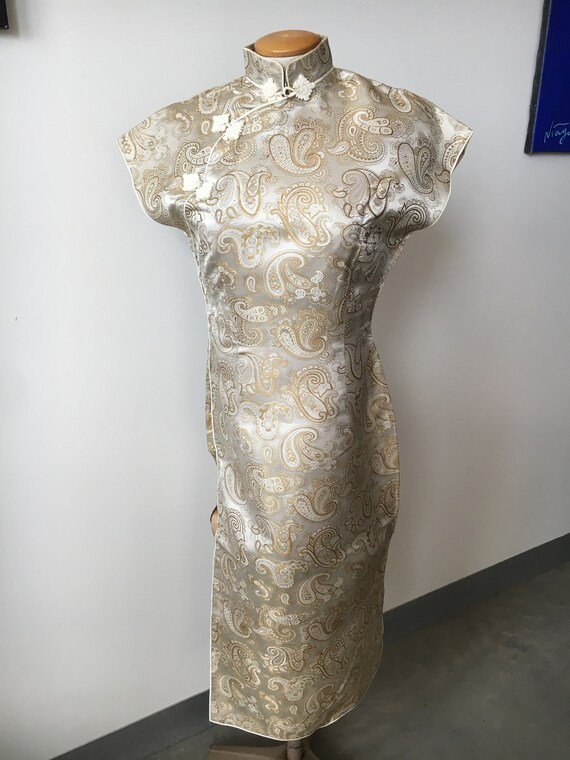 Chinese Cheongsam Satin Silk Beige and Gold Paisl… - image 2