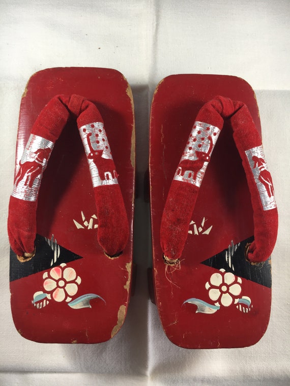 Red Wood Child's Zori Sandals - image 1