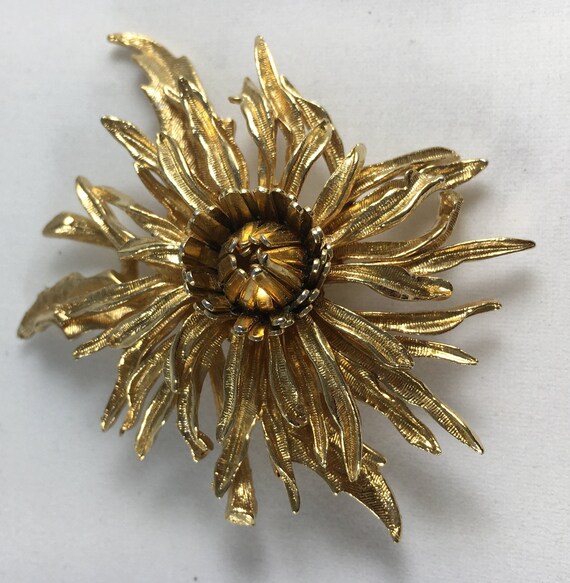 Corocraft Gold Floral Brooch - image 3