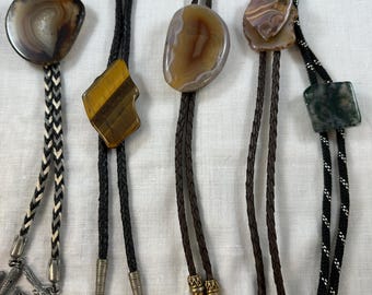 Corbata bolo del suroeste: ágata, ojo de tigre, piedras de ágata musgosa