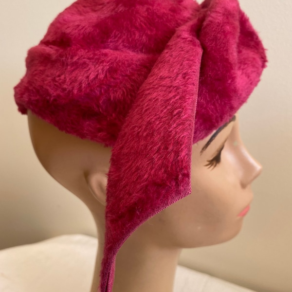 Hot Pink 1930’s Style Melusine Italian Caplet Hat