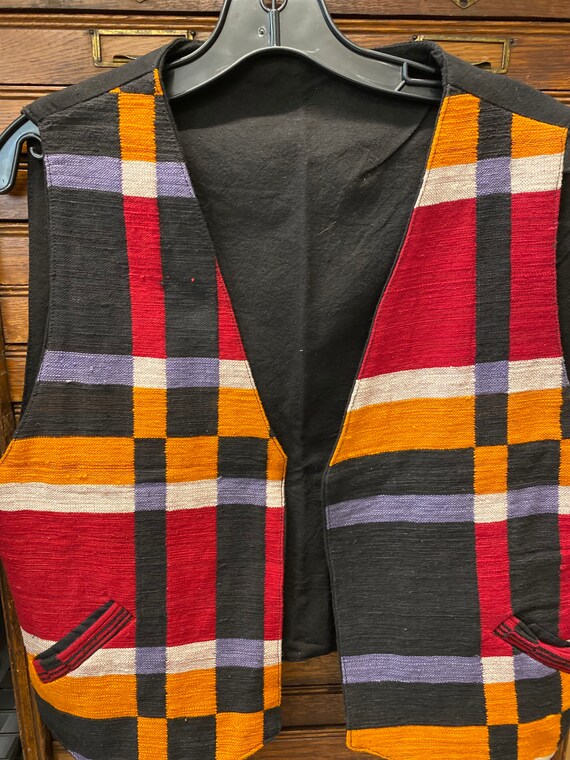 Men’s Medium Hand Woven Vest - image 3