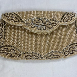 Japón Faux Pearl Bugle Bead Clutch As Found