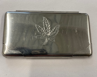 Rolling Paper Case With Marijuana Leaf Design