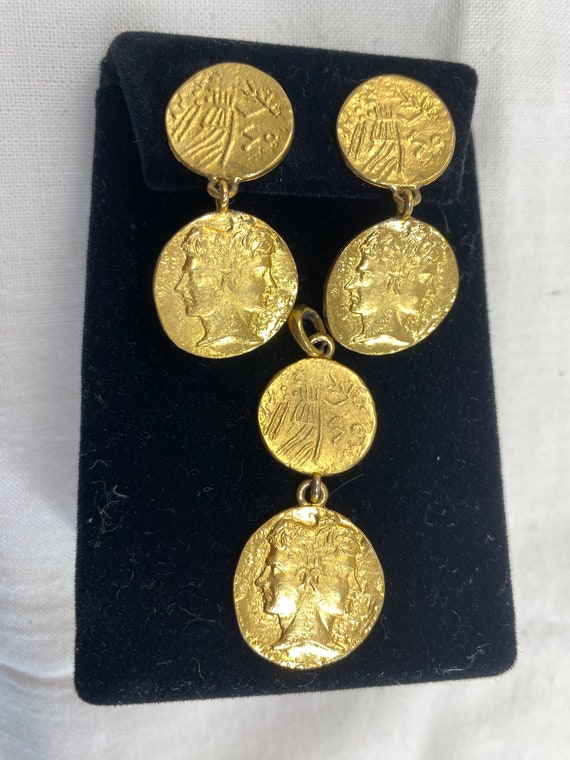 Faux Roman Coin Cleopatra Clip on Earrings And Pe… - image 1