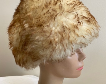 Vintage 1960s Tuscan Lamb Fur Wool Ski Hat Made in Italy for  display picture 3