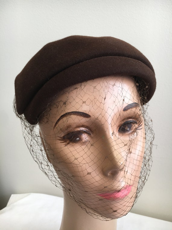 1930's La Verde Brown Felt Fascinator Hat