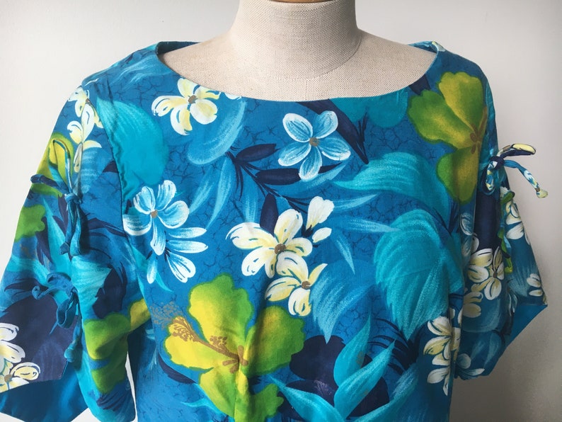 Hoaloha Floral Hawaiian Muumuu Maxi Dress | Etsy