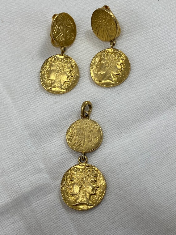 Faux Roman Coin Cleopatra Clip on Earrings And Pe… - image 3