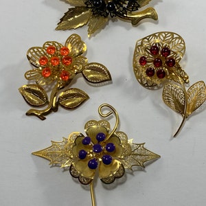 Delicate Gold Floral Brooch CHOICE