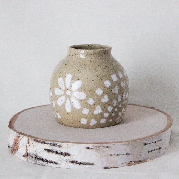 Flower vase, Speckled, Hand thrown, Ceramic