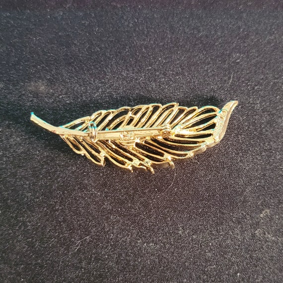 Gerry's brooch deals