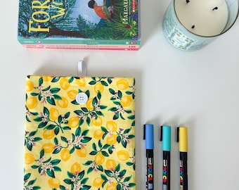 Floral Padded Book Sleeve: Medium Fabric Pouch for Literary Enthusiasts, Protective Cover for Bookworms