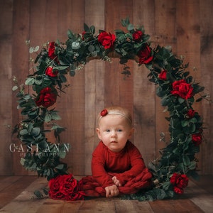 Rosenkranz Digital JPEG Fotografie Hintergrund BlumenRing Rote Rosen Weinreben Holz Bodenwand