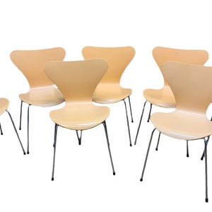 Mid Century Modern Arne Jacobsen For Fritz Hansen Series 7 Chairs - Set of 7