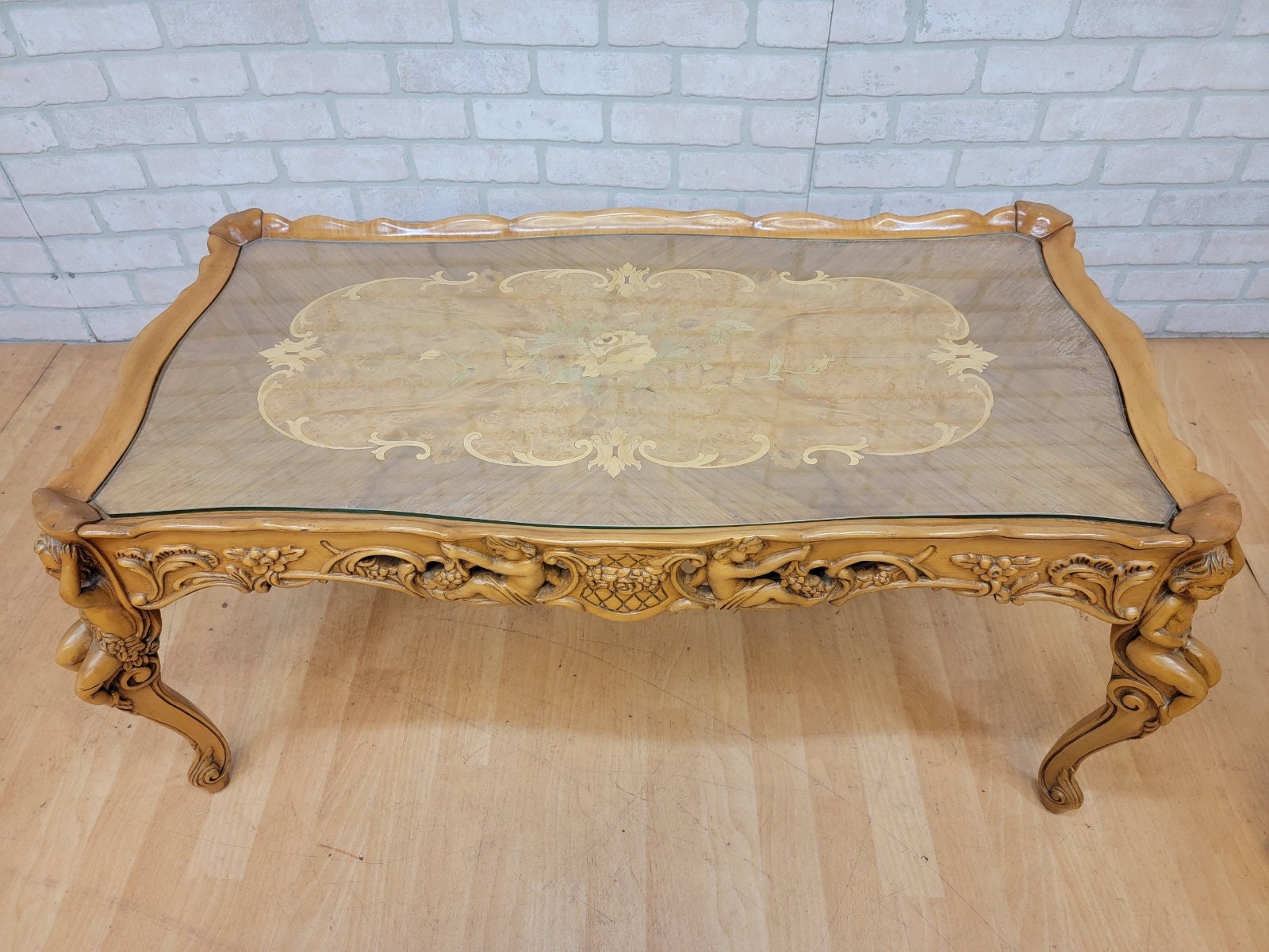 アンティークイタリアンロココ調天使のテーブルセット – 彫刻入り寄木