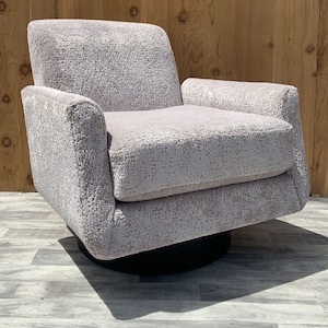 Mid Century Modern Swivel Lounge Chair Newly Upholstered in Ivory Chenille