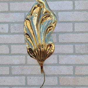 Mid Century Modern Italian Brass Single Leaf Wall Sconce by Carlo Giorgi & Tommaso Barbi