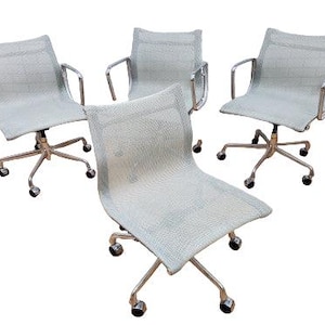 Mid Century Modern Herman Miller Grey Mesh Aluminum Group Chair - Set of 5