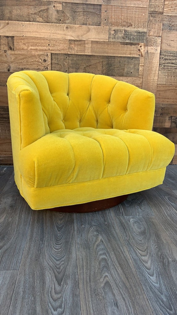 Mid Century Modern Harvey Probber Style Tufted Barrel Back Swivel