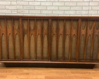 Mid Century Modern Broyhill Brasilia RCA Victor Victrola Stereo Console Credenza