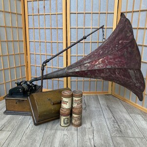 Antique Thomas Edison Phonograph / Gramophone with Horn