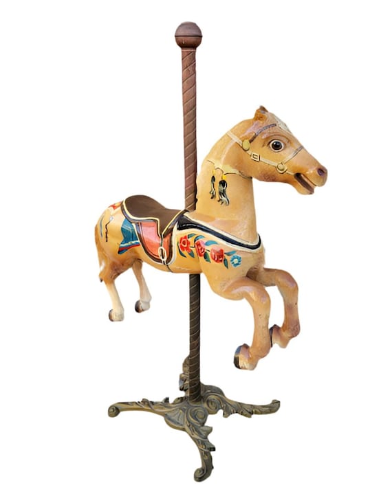 ヴィンテージ風の塗装が施されたメリーゴーランドの馬 - Etsy 日本