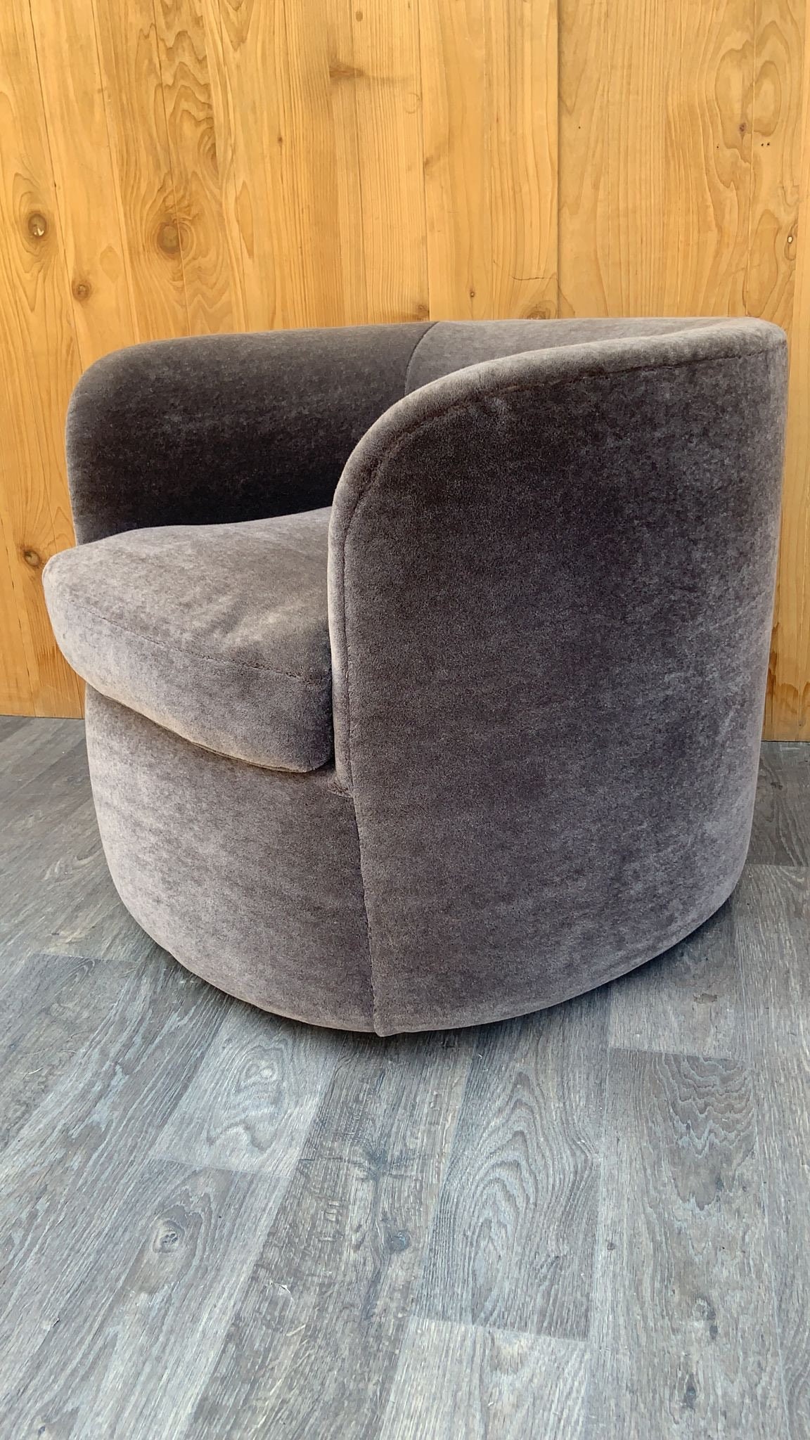 Luxurious Mid Century Modern Faudet harrison Swivel Tub Chairs