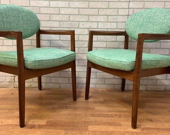 Mid Century Modern Armchairs 'Oval-Back' by Jens Risom - Pair