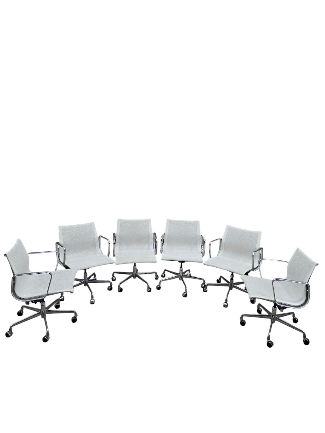Herman Miller Eames ホワイト MCM Herman Miller Eames Low Back White Mesh Office Chairs – Set of