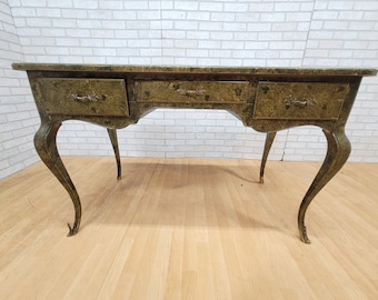 Bureau antique décoré de peinture provinciale, collection Amy Howard, France