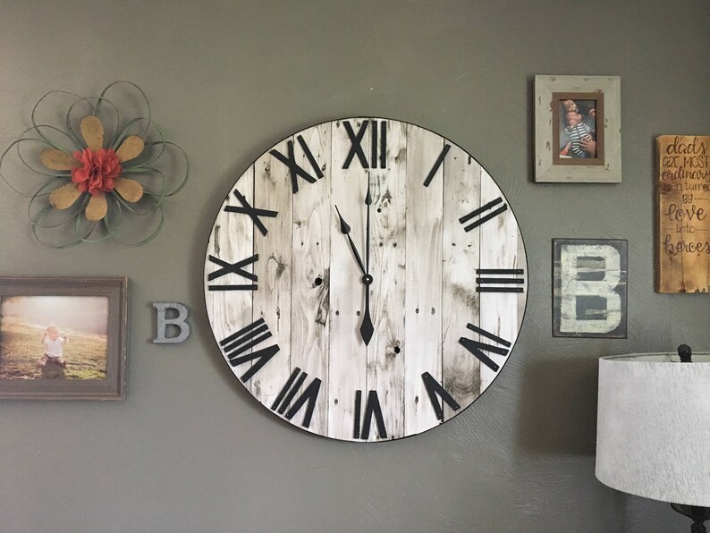 36 Pallet Wood Clock