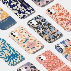 Gepersonaliseerde telefoonhoesje | Aangepaste naam initialen voor iPhone 16 15 14 13 12 SE en Samsung S24 S23 S22 S20 Bloemen abstracte bloemen modern