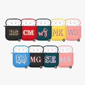 Tirita Gepersonaliseerde Airpod Case Cover Soft Shell Voor Airpods 4 3 2 1 & Pro Leuke Initialen Monogram Handgeschreven Oud Lettertype Cursief vet