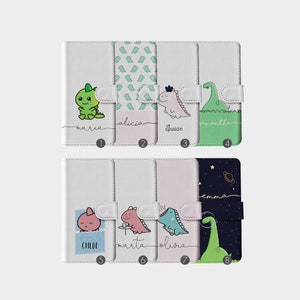 Capa de celular flip com iniciais personalizadas, carteira personalizada, dinossauros kawaii, T-rex, nome de dinossauro para iPhone 15, 14, 13, 12, 11, 5 SE, 6s, 7, 8 Plus, Xr, Xs Max