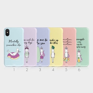 K&ouml;nnte beinhalten: Sechs verschiedene Handyh&uuml;llen mit einem Einhorn-Motiv. Jede H&uuml;lle hat eine andere Farbe und ein anderes Design. Die erste H&uuml;lle ist hellblau mit einem Einhorn, das auf einem Donut reitet. Die zweite H&uuml;lle ist helllila mit einem Einhorn, das eine Sonnenbrille tr&auml;gt. Die dritte H&uuml;lle ist helllila mit einem Einhorn, das auf einem Surfbrett reitet. Die vierte H&uuml;lle ist gelb mit einem Einhorn, das eine Blumenkrone tr&auml;gt. Die f&uuml;nfte H&uuml;lle ist rosa mit einem Einhorn, das einen Koffer tr&auml;gt. Die sechste H&uuml;lle ist gr&uuml;n mit einem Einhorn, das eine Ananas h&auml;lt.
