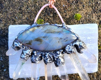 Pingente de proteção Labradorite XL | labradorita | clorito fantasma | quartzo transparente | pedras preciosas naturais | cura | joias | proteção | artesão