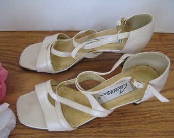 caressa shoes website