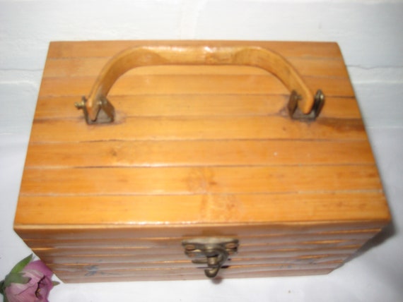 Vintage Asian Box Purse, 7 1/4 x 4 1/4 Inches, La… - image 4