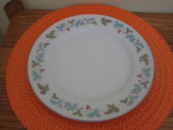 Vintage saucer and cake plate Violets Mikuni China Japan fine china beautiful floral white purple green gold