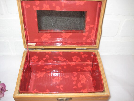 Vintage Asian Box Purse, 7 1/4 x 4 1/4 Inches, La… - image 3
