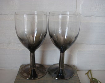 Set Of 2 Vintage French Crystal Wine Glasses, 4 3/4 Inches Tall, Clear To Gray To Silver