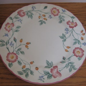 1990&#39;s Churchill Briar Rose Dinner Plate, 9 3/4 Inches, Staffordshire Fine English Tableware