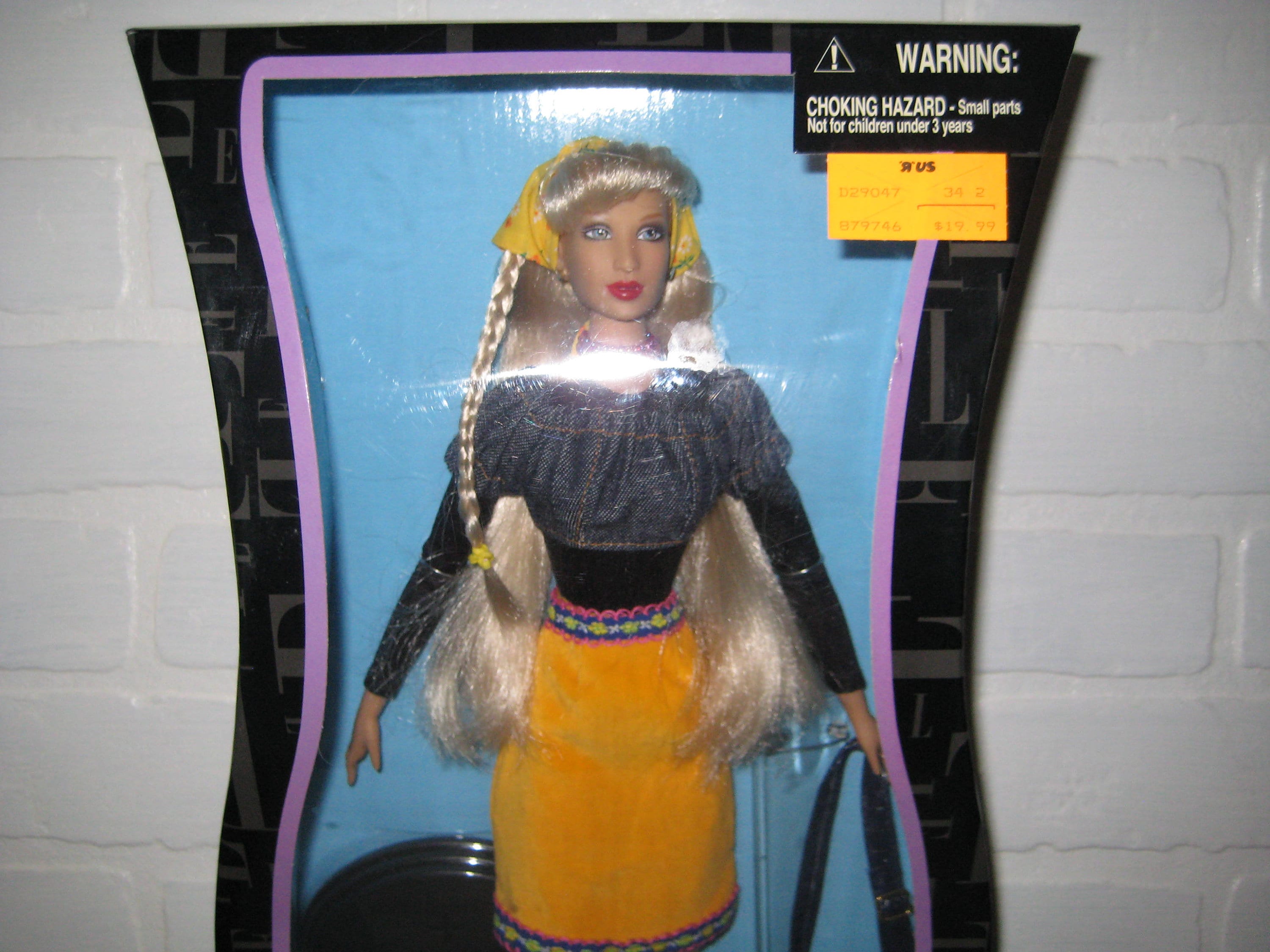 Vintage MIB Jakks Pacific 15 1 2 Inch Elle Fashion Doll