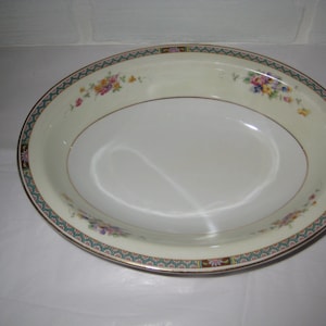 Vintage Heinrich & Co Serb Bavaria Oval Serving Bowl, 9 1/2 x 7 Inches