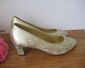 6 1/2 M Gold Color Shoes, LG Haig Nightlife Elizabeth Pattern, 2 1/4 Inch Rubber Capped Heels