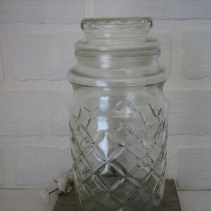 1984 Planter&#39;s Mr. Peanut Jar, 8 Inches Tall, Basket Weave Pattern Glass