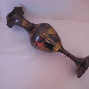 Jarrón vintage de latón acanalado con detalles en negro y dorado, 20 cm de alto