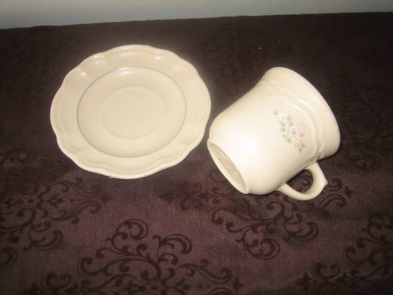 Pfaltzgraff Remembrance Pattern Tea Cup And Saucer Peach White Pfaltzgraff Remembrance Pattern Tea Cup And Saucer Peach White