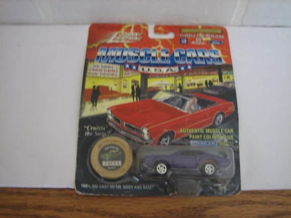 Johnny Lightning Muscle Cars USA, Limited Edition, Vintage 1994 Replica of  1969 Olds 442, Series 3 Purple Car, 12,754 